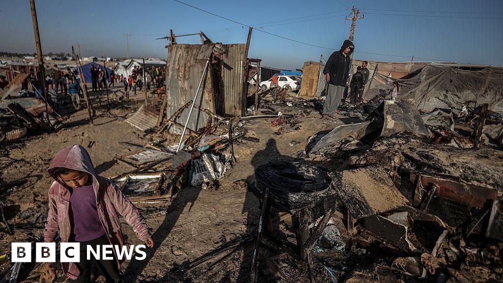 Israeli strikes kill Palestinians in tented area for displaced in Gaza