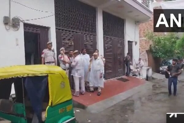 Delhi shocker: Man kills wife, 2 minor daughters in Karawal Nagar; accused absconding
